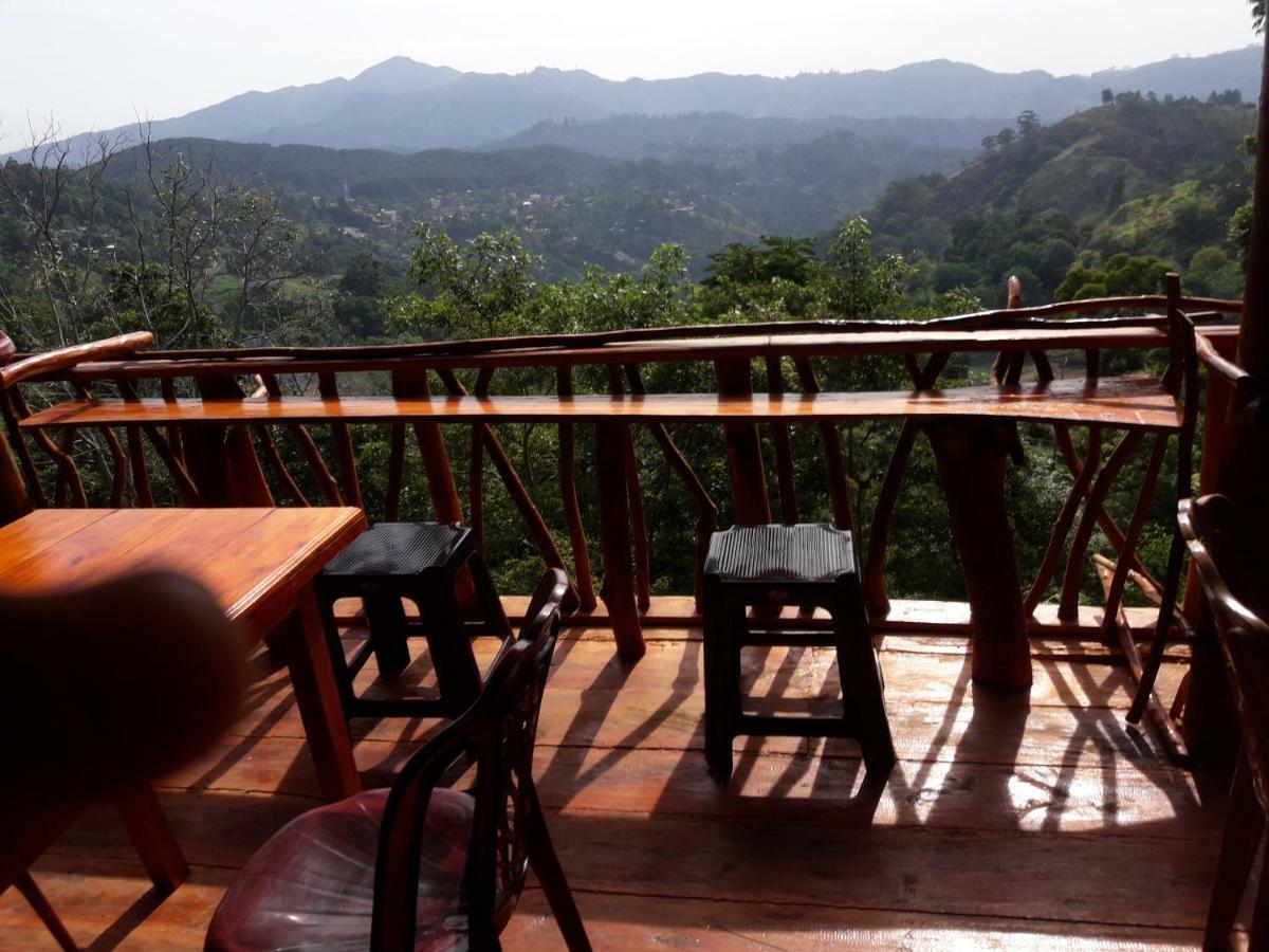 Mountain Face Inn เอลลา ภายนอก รูปภาพ